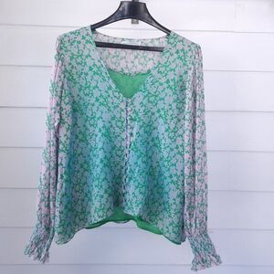 Karina Grimaldi Silk Blend Floral Blouse Size M Green Pink Long Sleeve V-Neck